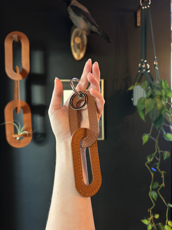 THE MAGIC CHAIN CHARM
