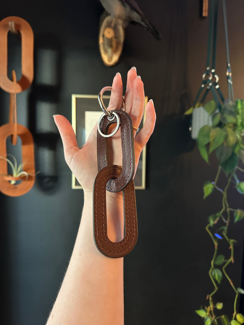THE MAGIC CHAIN CHARM