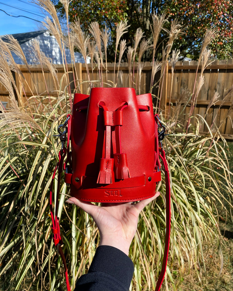 THE LITTLE BANDIT - Cherry Red
