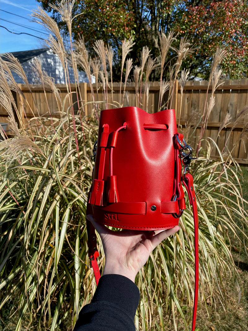 THE LITTLE BANDIT - Cherry Red